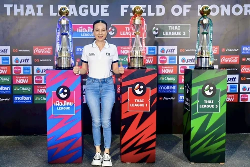 Rời giường bệnh, Madam Pang tiếp tục "ghi điểm" với người hâm mộ