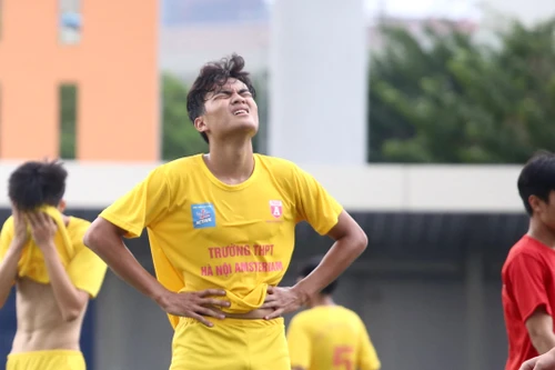 Chùm ảnh loạt trận 14h ngày 12-11