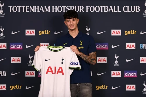 Sao trẻ nước Anh được Thái Lan săn đón nhập tịch là ai?