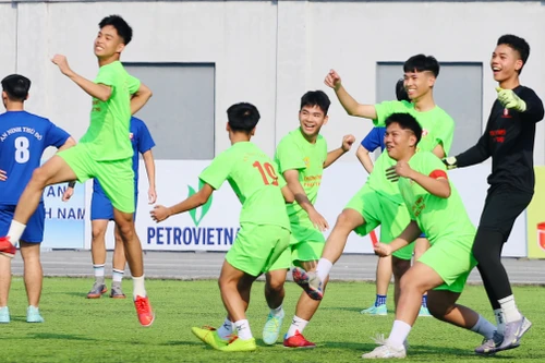 Thắng ấn tượng, THPT Phúc Thọ mở hội trên sân