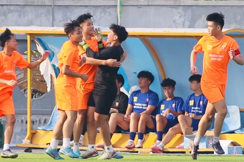 Bàn thắng quý giá mang về tấm vé vòng 1/16 cho THPT Tân Lập