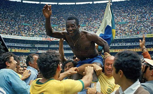 "Vĩ đại nhất mọi thời đại" - Pele trong mắt những người nổi tiếng