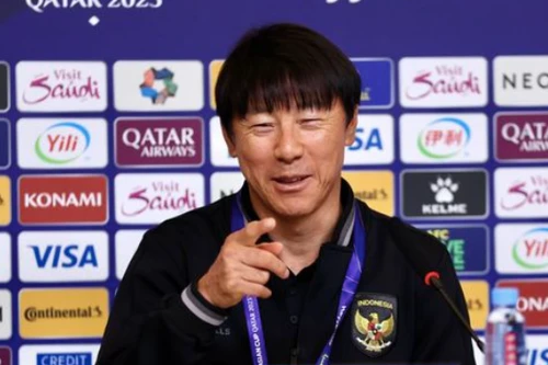 HLV Shin Tae-yong học theo Pep Guardiola, tiết lộ lý do Indonesia nhập tịch ồ ạt