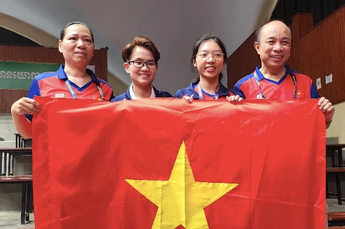 VĐV Việt Nam nhận thưởng 'nóng' đầu tiên tại SEA Games 32