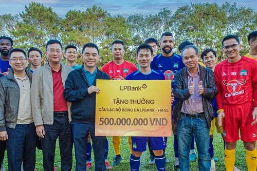 VFF cấp phép ngoại lệ cho HAGL, Viettel đổi tên giữa mùa giải