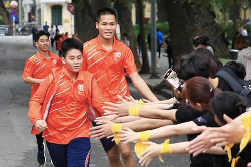 Người dân Thủ đô hào hứng tham gia chạy vì sức khoẻ và hoà bình