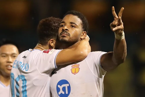 Đương kim vô địch Nam Định nhớ "gà son" Rafaelson...