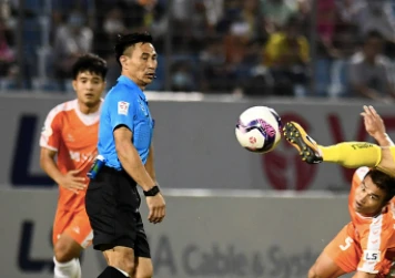 Bạo lực V-League có 'bóng dáng' trọng tài