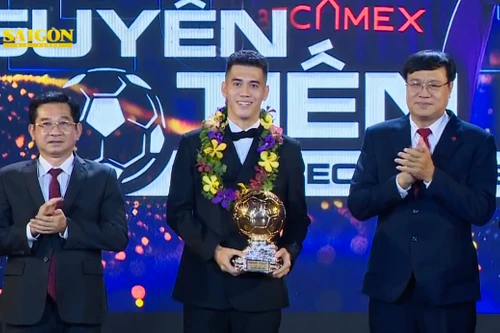 Tiến Linh đoạt Quả bóng vàng Việt Nam, Xuân Son được 'đặc cách'