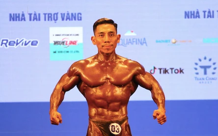 Lực sỹ Phạm Văn Mách vô địch SEA Games ở tuổi 46