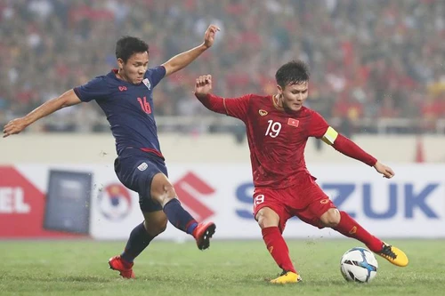 Bóng đá Thái Lan gánh áp lực "phải thắng Việt Nam"