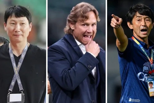 Thành tích cầm quân của HLV Kim Sang-sik với đồng nghiệp tuyển Nga, Thái Lan
