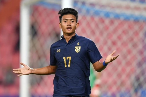 'Thần đồng' Thái Lan vỡ mộng thi đấu Ngoại hạng Anh