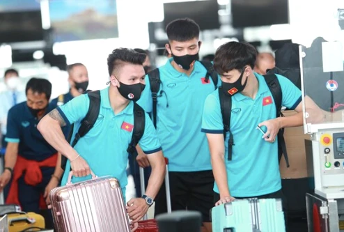Tuyển Việt Nam về Đà Nẵng cách ly, 5 tuyển thủ sang thẳng Thái Lan