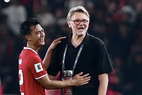 HLV Troussier vơi mối lo khi Indonesia mất 'vua ném biên' Pratama Arhan