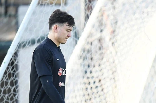 Đặng Văn Lâm thấp thỏm trong "chế độ chờ"