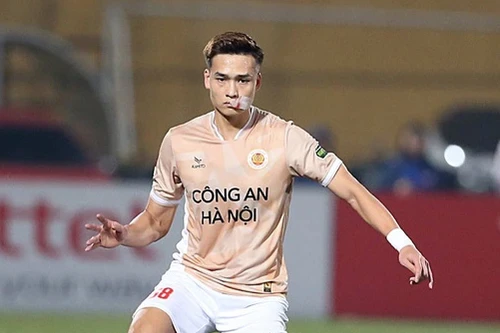 Khâu 24 mũi, Việt Anh có kịp lên tuyển Việt Nam đấu Indonesia?
