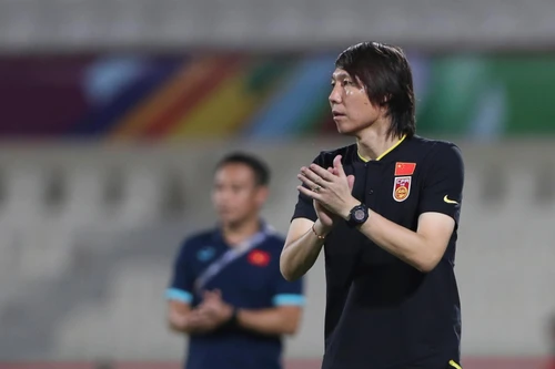 HLV Trung Quốc thừa nhận thắng nhờ may mắn