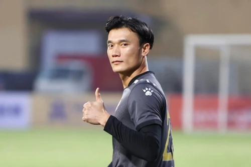 Thủ môn Bùi Tiến Dũng gia nhập HAGL để tìm cơ hội ra sân