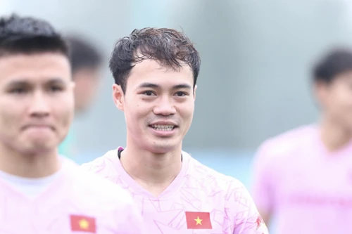 Văn Toàn bật mí cách hoá giải áp lực tại "chảo lửa" Bung Karno