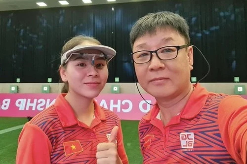 Vượt đồng nghiệp Việt, ông Park Chung-gun thắng giải HLV tiêu biểu năm 2023