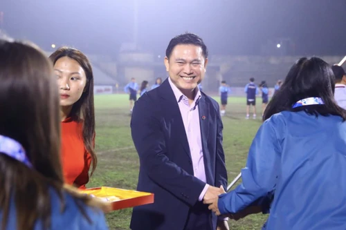 Phó chủ tịch VFF Trần Anh Tú bất ngờ từ chức