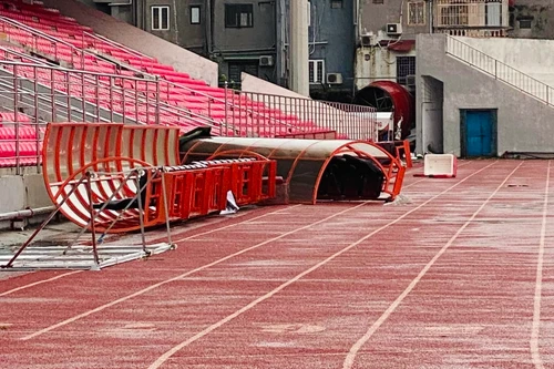 Các trận V-League có thể phải hoãn nếu thời tiết xấu