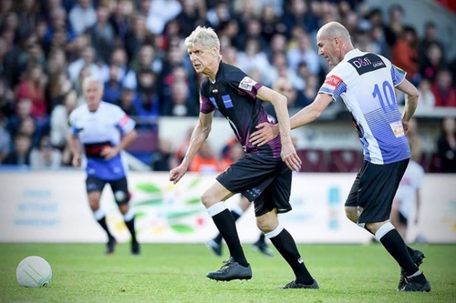 HLV Wenger dẫn dàn sao Pháp sang Việt Nam đá giao hữu