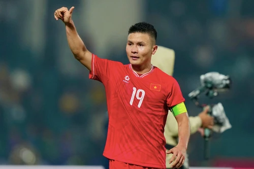 HLV Kim Sang-sik chọn ai làm đội trưởng đấu Manchester United?