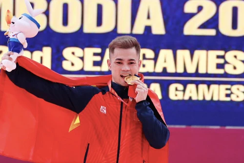 Cử tạ góp Vàng, đoàn Việt Nam bỏ xa Thái Lan