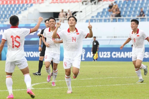 Thắng đậm Malaysia, Việt Nam vào chung kết U23 Đông Nam Á