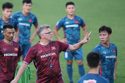 AFC: Tuyển Việt Nam lợi thế nhờ có kinh nghiệm của HLV Troussier