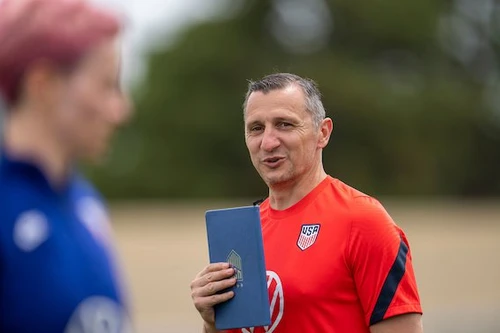 HLV tuyển nữ Mỹ: "Gặp Việt Nam sẽ là trải nghiệm thú vị"