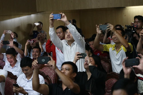 Toàn cảnh bốc thăm chia bảng giải bóng đá học sinh THPT Hà Nội 2023