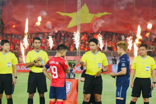 Hai đại diện Việt Nam 'chia nhau' chinh phục cúp C1