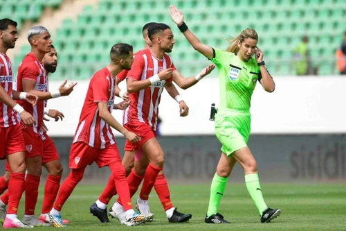 Thú vị trọng tài bắt trận Việt Nam - Mỹ tại World Cup 2023