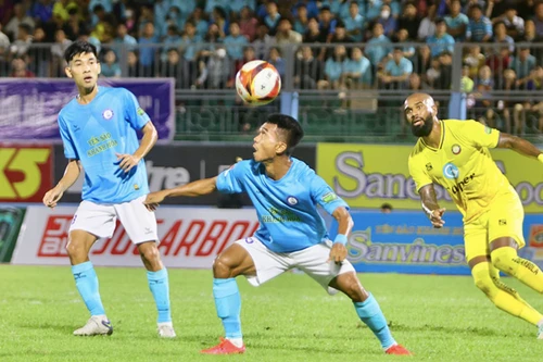 Gác chuyện đình công, cầu thủ Khánh Hoà đồng ý đá tiếp V-League