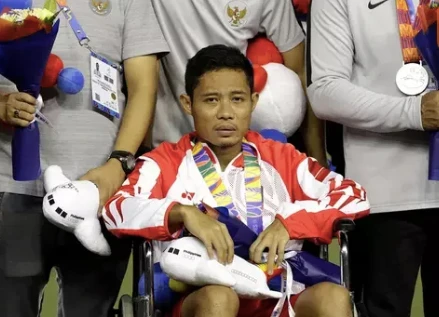 Giữa tin đồn "giải nghệ vì Đoàn Văn Hậu", Evan Dimas bất ngờ tái xuất