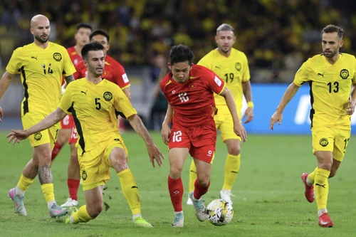 Vị thế bóng đá Việt Nam sau "cú sốc" từ Malaysia, Indonesia