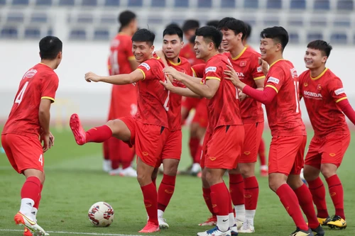 HLV Park chốt danh sách 30 tuyển thủ Việt Nam sang Singapore dự AFF Cup