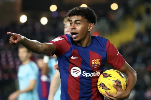 'Thần đồng' Yamal muốn trở thành huyền thoại ở Barcelona