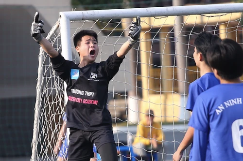 Lãng phí quả pen, THPT Tây Hồ lặng nhìn đối phương đi tiếp