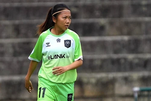 Tạm gác Tết, Huỳnh Như ra sân giải châu Âu đêm mùng 1