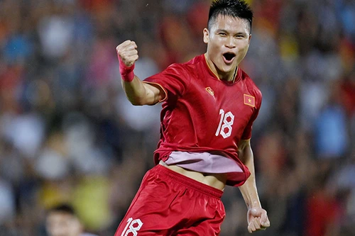 AFC hứng thú với 'ngôi sao mới' của tuyển Việt Nam