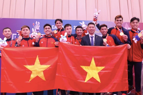 Nhiều đội tuyển Việt Nam mang Vàng SEA Games về nước