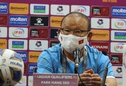 HLV Park nhận lỗi thay cho học trò, tiếc vì thua phút 90+5