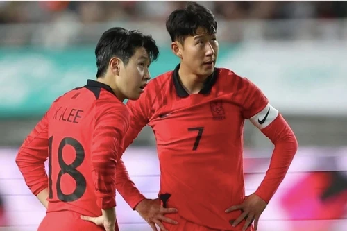 Lee Kang-in lại sát cánh cùng Son Heung-min sau vụ xô xát?