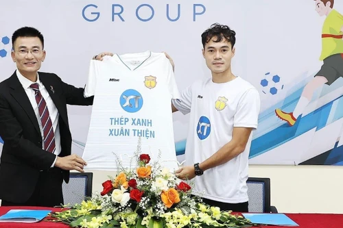 Rời Hàn Quốc, Văn Toàn khoác áo CLB Nam Định