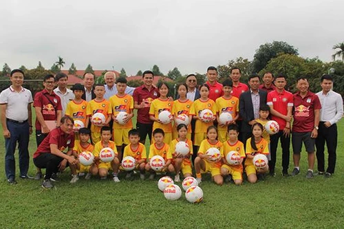 HAGL và Thanh Hoá rủ nhau làm từ thiện trước 'đại chiến'