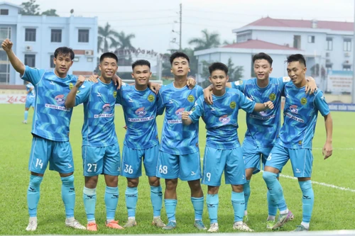 Hai giải chuyên nghiệp Việt Nam sắp khai mạc thì có đội bỏ giải